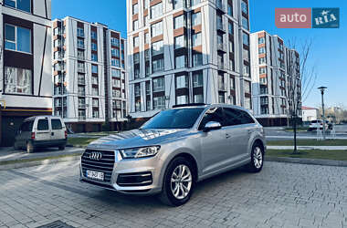 Внедорожник / Кроссовер Audi Q7 2016 в 