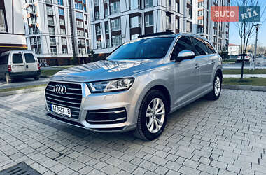 Внедорожник / Кроссовер Audi Q7 2016 в 
