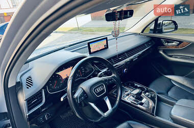 Внедорожник / Кроссовер Audi Q7 2016 в 