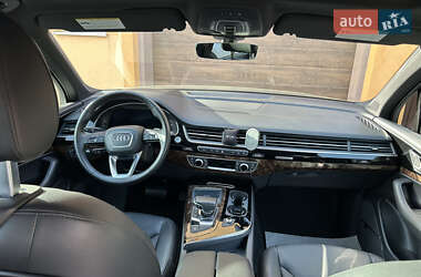 Внедорожник / Кроссовер Audi Q7 2018 в 