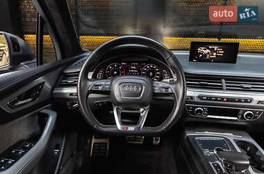Внедорожник / Кроссовер Audi Q7 2017 в 