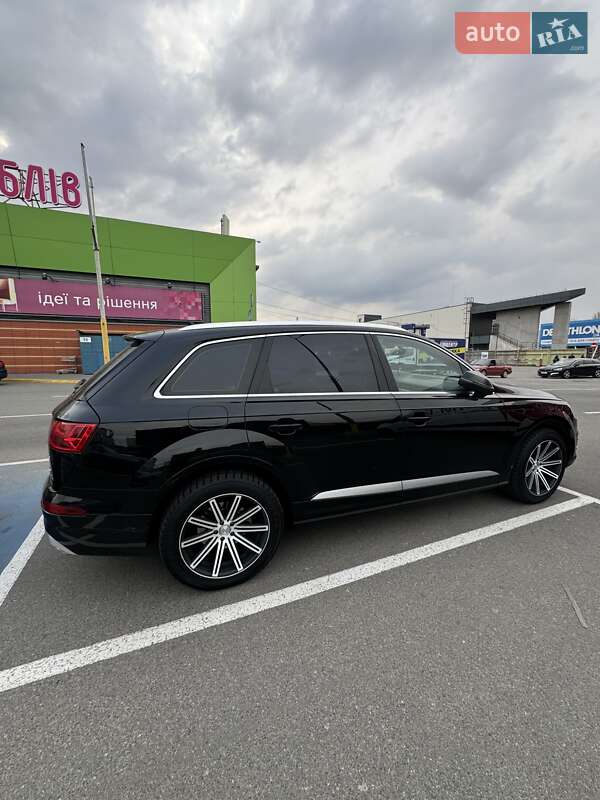 Позашляховик / Кросовер Audi Q7 2016 в Києві