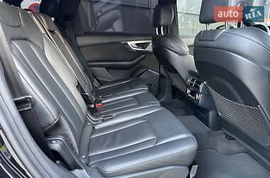 Позашляховик / Кросовер Audi Q7 2015 в 