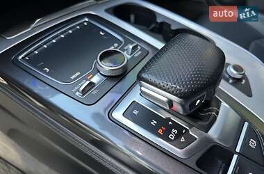 Позашляховик / Кросовер Audi Q7 2015 в 