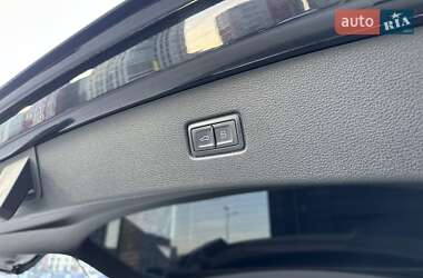 Позашляховик / Кросовер Audi Q7 2015 в 