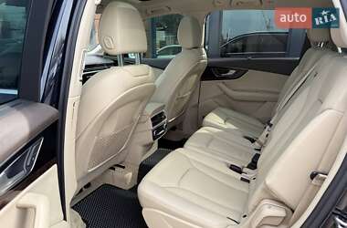 Позашляховик / Кросовер Audi Q7 2017 в 