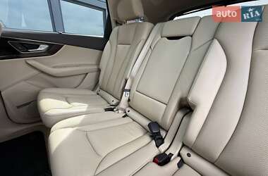 Позашляховик / Кросовер Audi Q7 2017 в 