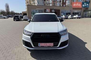 Внедорожник / Кроссовер Audi Q7 2016 в 