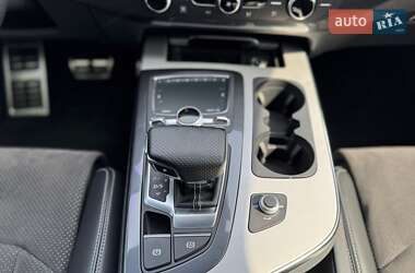 Внедорожник / Кроссовер Audi Q7 2016 в 