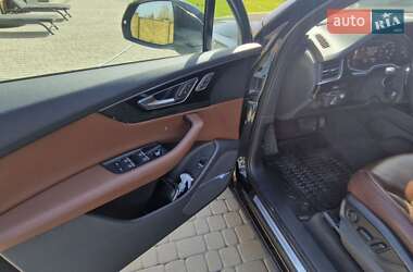 Позашляховик / Кросовер Audi Q7 2017 в 