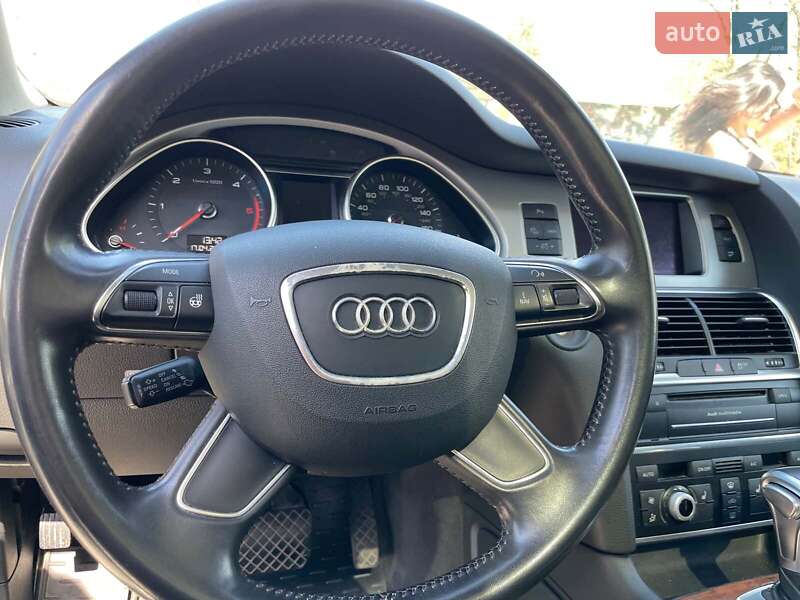 Позашляховик / Кросовер Audi Q7 2013 в Києві