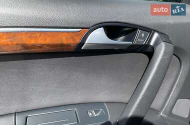 Внедорожник / Кроссовер Audi Q7 2013 в 