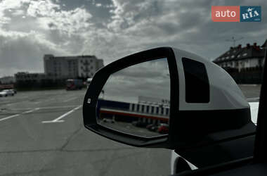Внедорожник / Кроссовер Audi Q7 2017 в 