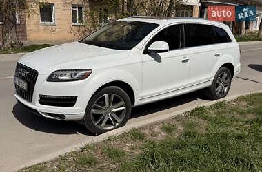 Позашляховик / Кросовер Audi Q7 2012 в 