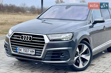 Внедорожник / Кроссовер Audi Q7 2015 в 