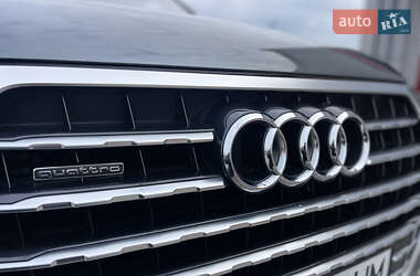Внедорожник / Кроссовер Audi Q7 2015 в 