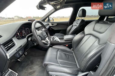 Внедорожник / Кроссовер Audi Q7 2015 в 