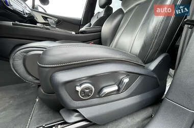 Внедорожник / Кроссовер Audi Q7 2015 в 
