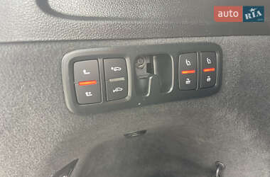 Внедорожник / Кроссовер Audi Q7 2015 в 