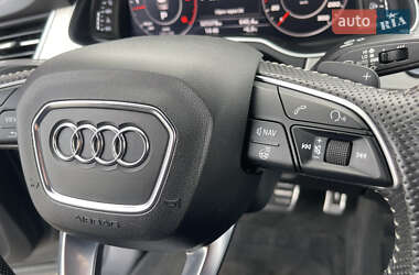 Внедорожник / Кроссовер Audi Q7 2015 в 