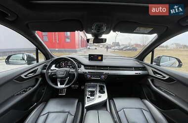 Внедорожник / Кроссовер Audi Q7 2015 в 
