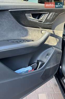 Внедорожник / Кроссовер Audi Q7 2020 в 