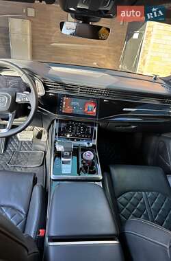 Внедорожник / Кроссовер Audi Q7 2020 в 