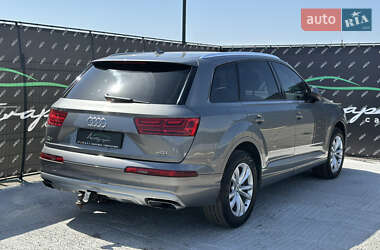 Позашляховик / Кросовер Audi Q7 2016 в 