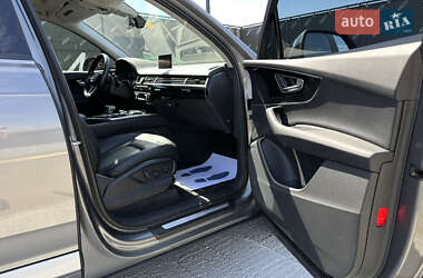 Позашляховик / Кросовер Audi Q7 2016 в 