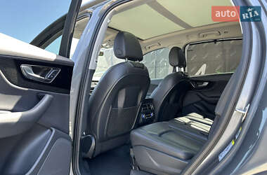 Позашляховик / Кросовер Audi Q7 2016 в 
