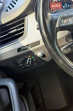 Внедорожник / Кроссовер Audi Q7 2016 в 