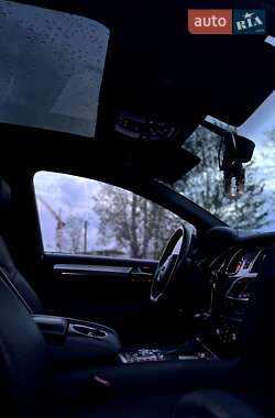 Внедорожник / Кроссовер Audi Q7 2012 в 