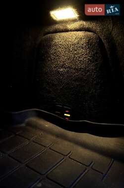 Внедорожник / Кроссовер Audi Q7 2012 в 