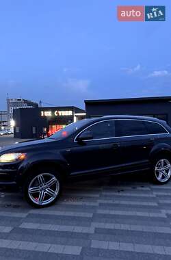 Внедорожник / Кроссовер Audi Q7 2012 в 