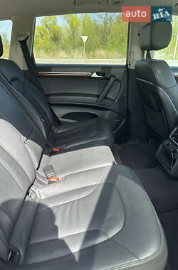 Внедорожник / Кроссовер Audi Q7 2014 в 