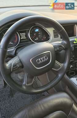 Внедорожник / Кроссовер Audi Q7 2013 в 