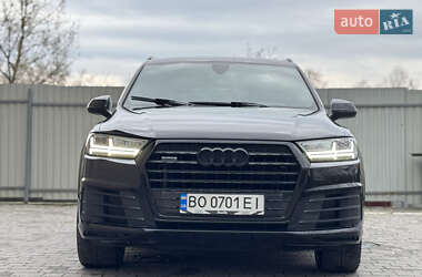 Внедорожник / Кроссовер Audi Q7 2015 в 