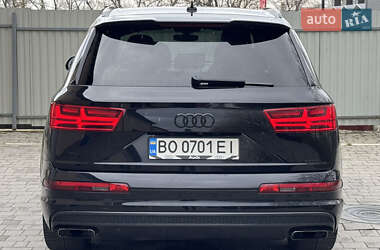 Внедорожник / Кроссовер Audi Q7 2015 в 