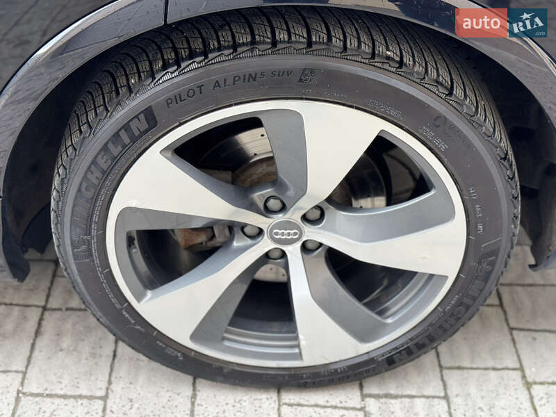 Внедорожник / Кроссовер Audi Q7 2015 в Тернополе