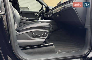 Внедорожник / Кроссовер Audi Q7 2015 в 
