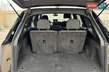 Внедорожник / Кроссовер Audi Q7 2015 в 