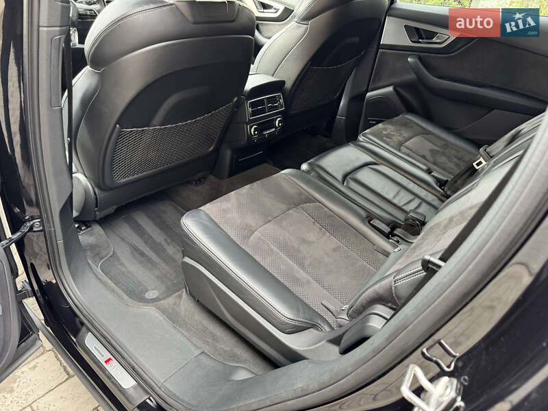 Внедорожник / Кроссовер Audi Q7 2015 в Тернополе