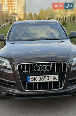 Позашляховик / Кросовер Audi Q7 2011 в 