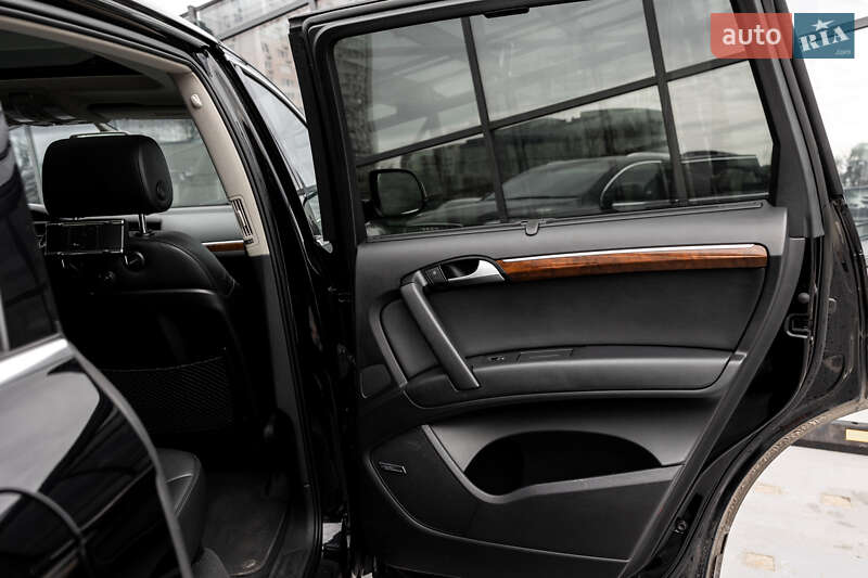 Внедорожник / Кроссовер Audi Q7 2013 в Киеве