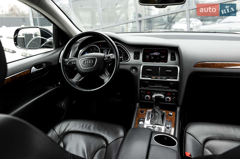 Внедорожник / Кроссовер Audi Q7 2013 в Киеве