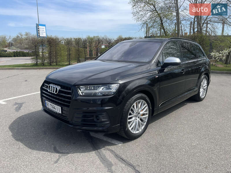 Внедорожник / Кроссовер Audi Q7 2015 в Киеве