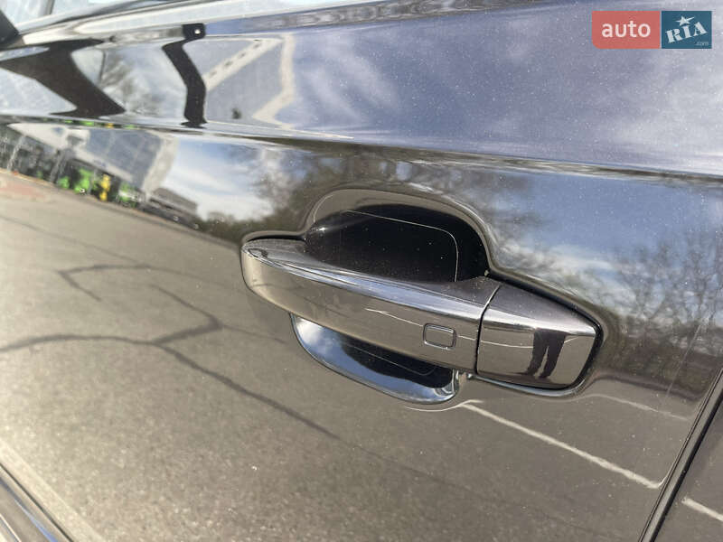 Внедорожник / Кроссовер Audi Q7 2015 в Киеве