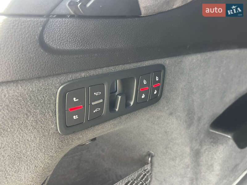Внедорожник / Кроссовер Audi Q7 2015 в Киеве