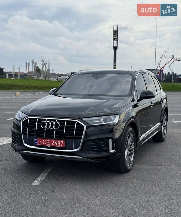 Внедорожник / Кроссовер Audi Q7 2020 в 
