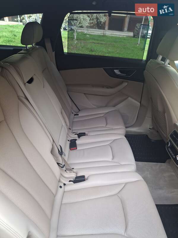 Внедорожник / Кроссовер Audi Q7 2016 в Ивано-Франковске